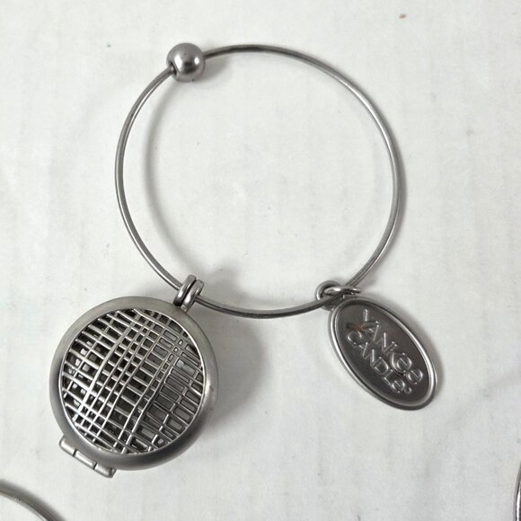 Yankee Candle Charming Scents Fragrance Lockets For Car Lot of 4 Silver - Picture 4 of 6